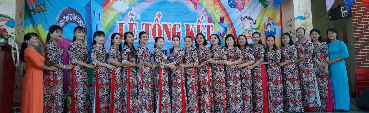 Tập thể giáo viên trường MN Nghĩa Mỹ
